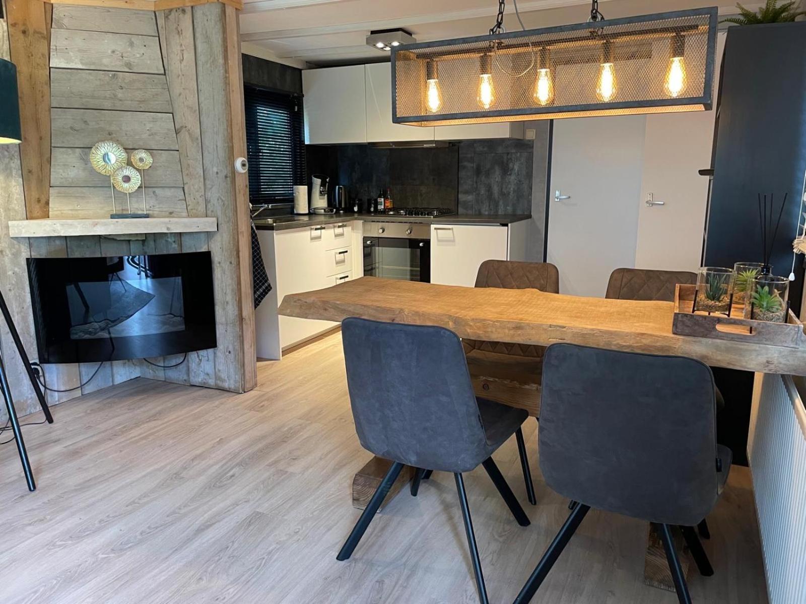 Uniek Chalet Op De Veluwe, In Bosrijke Omgeving. Putten Extérieur photo